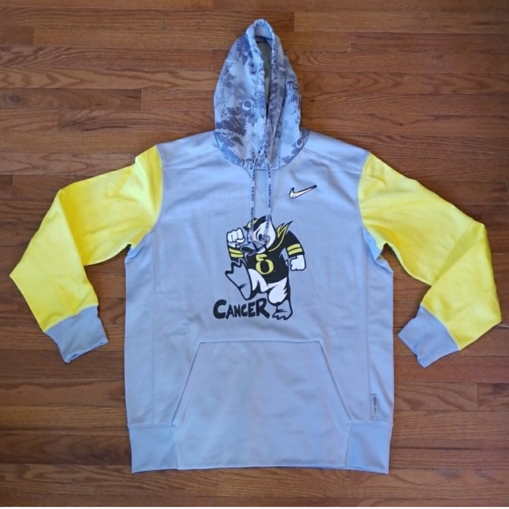 Oregon Ducks Sweatshirt. Stomp out cancer. Rare!